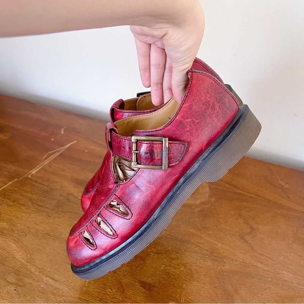 Dr Martens • vintage 8251 t-strap mary janes cutout sandals red leather England - Picture 7 of 10